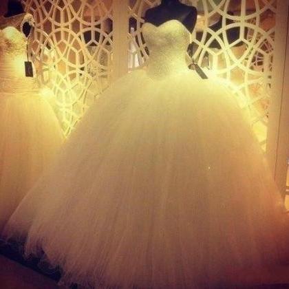 Lace-up Ball Gown Ivory Tulle Bridal Gowns,..